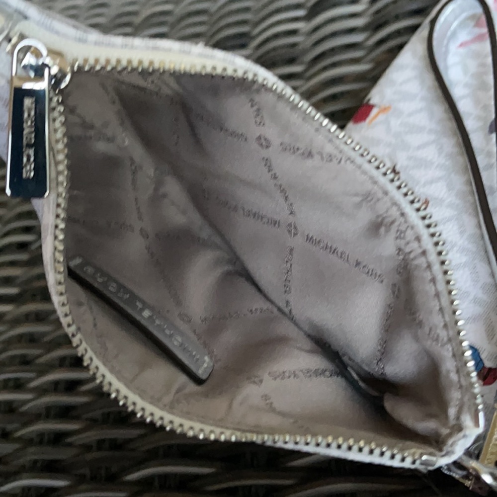Michael Kors Jet Set Girls Wristlet Trio - Picture 14 of 16